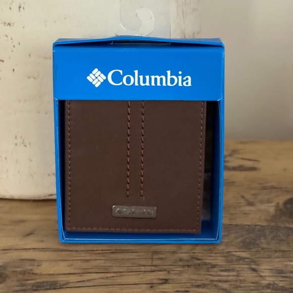 NWT Columbia Leather Tribold Wallet Brown New with box - Picture 1 of 2